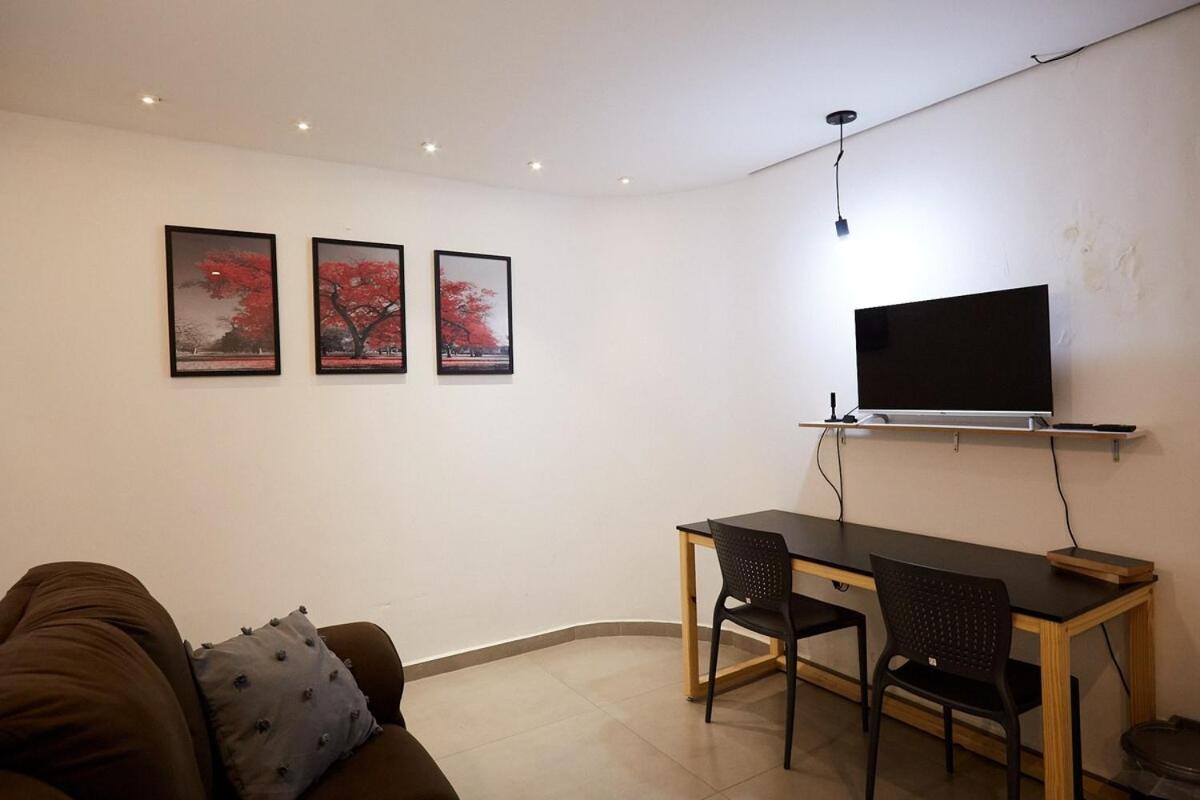 10 Near Skema School 500mts, Full Kitchen, Garage, Next To Savassi * Belo Horizonte