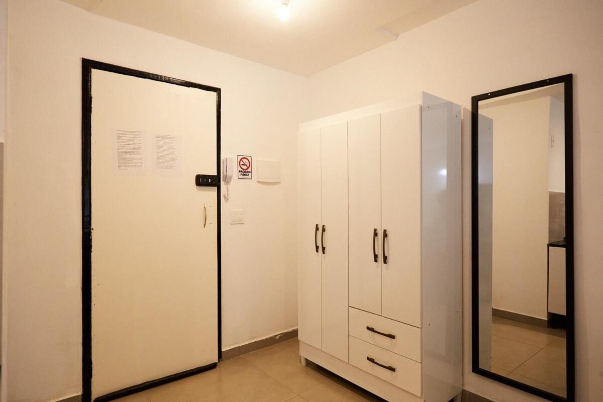 10 Near Skema School 500mts, Full Kitchen, Garage, Next To Savassi Apartamento Belo Horizonte